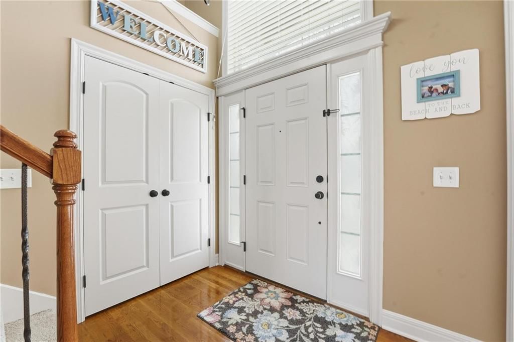 9407 N Laurel Avenue — photo 2