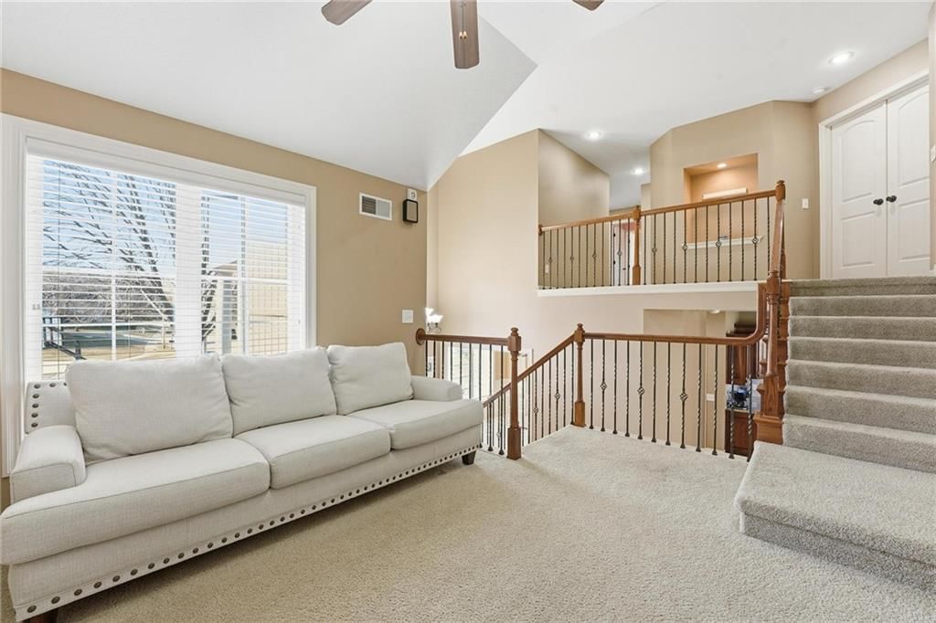 9407 N Laurel Avenue — photo 22