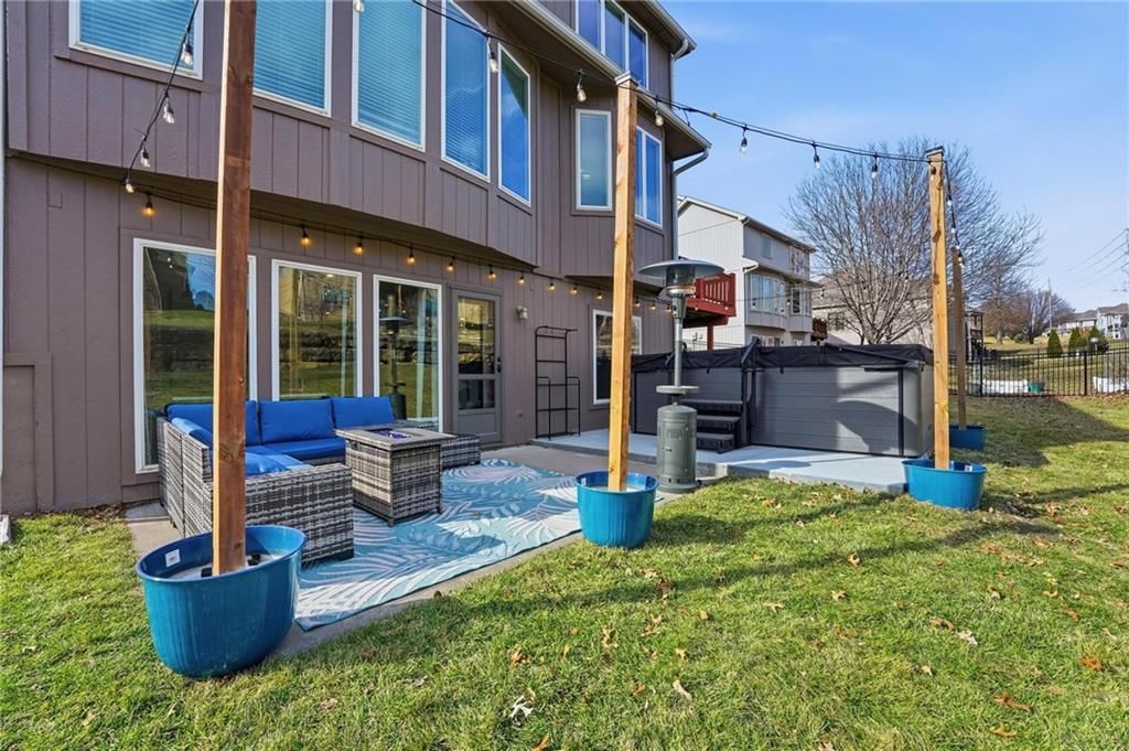 9407 N Laurel Avenue — photo 43