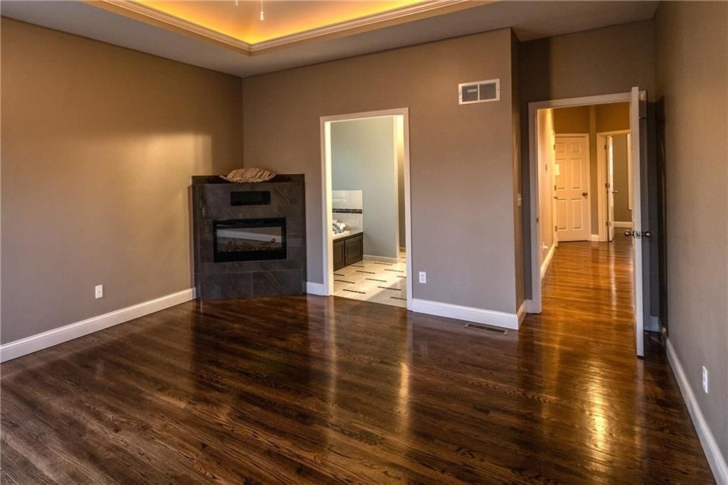 8643 N Myrtle Avenue — photo 16