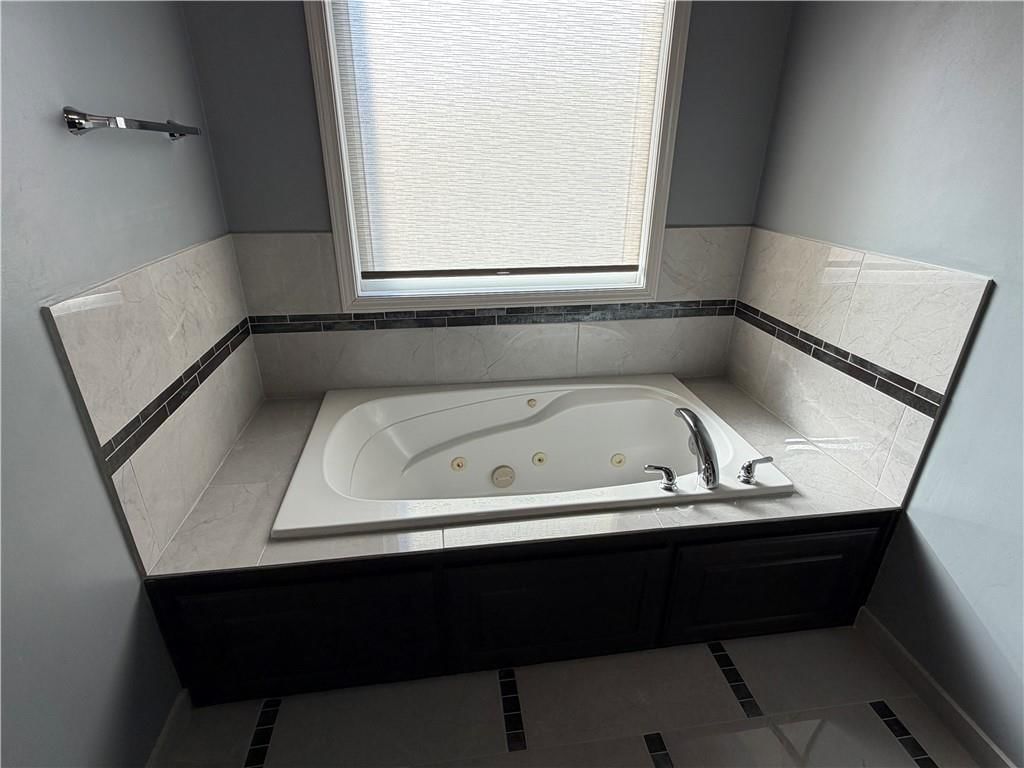 8643 N Myrtle Avenue — photo 18