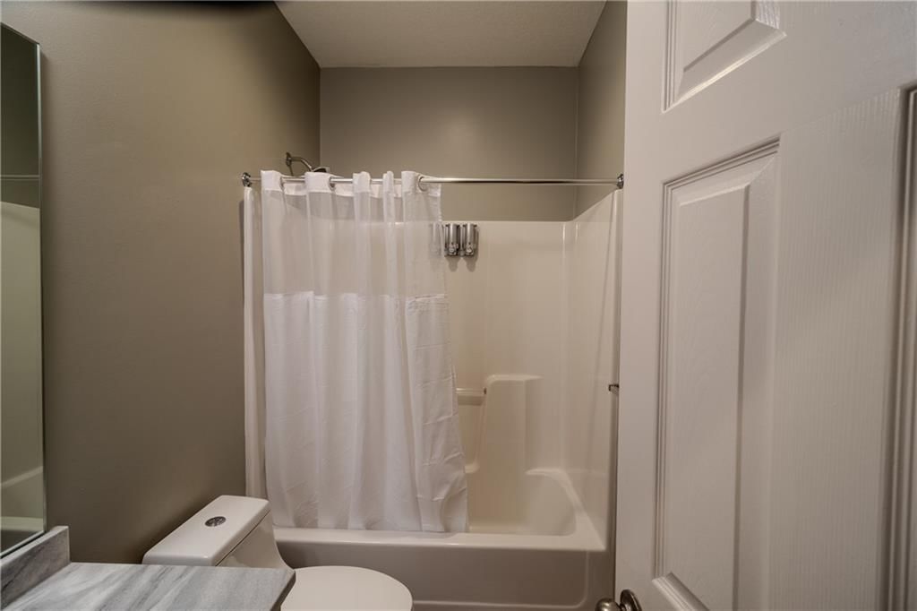 8643 N Myrtle Avenue — photo 24