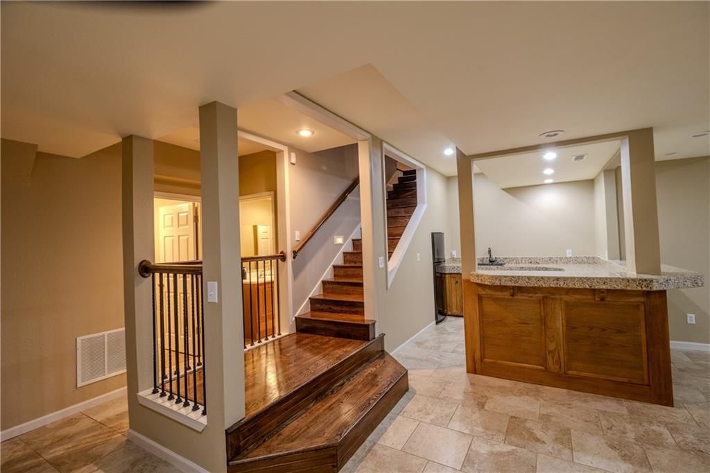 8643 N Myrtle Avenue — photo 26