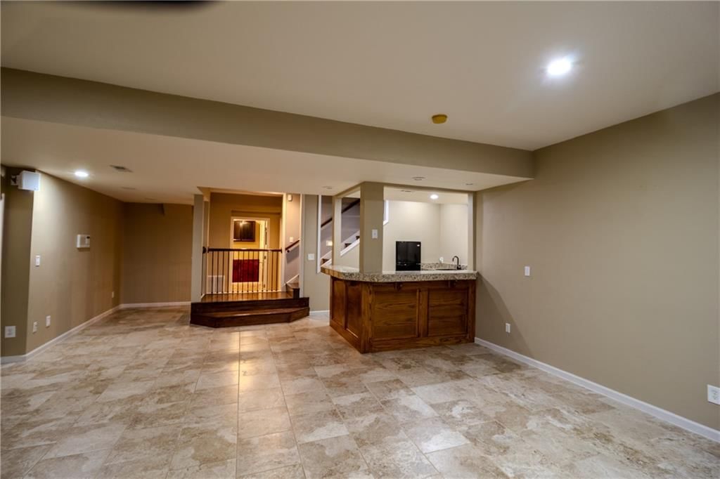 8643 N Myrtle Avenue — photo 28