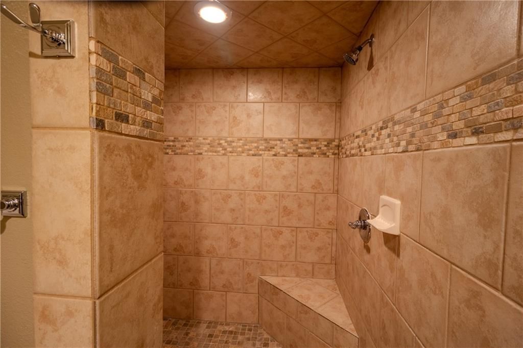 8643 N Myrtle Avenue — photo 34