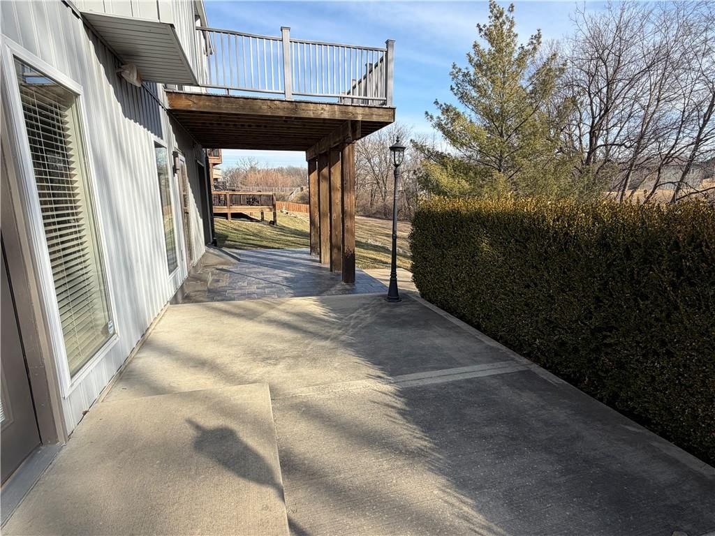 8643 N Myrtle Avenue — photo 36