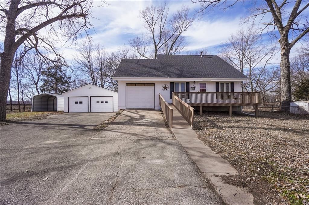 112 Walnut Court — photo 3