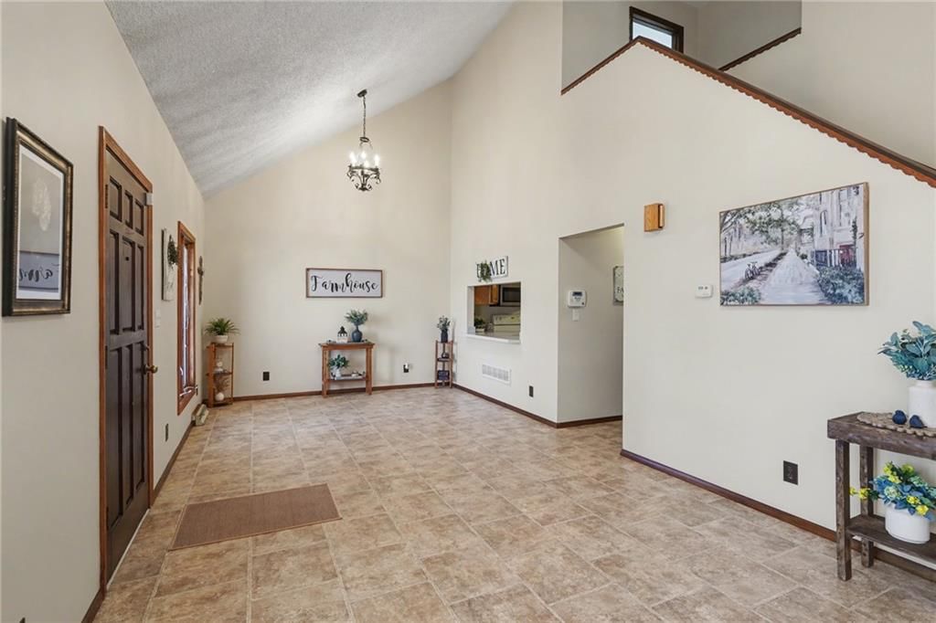 112 Walnut Court — photo 7