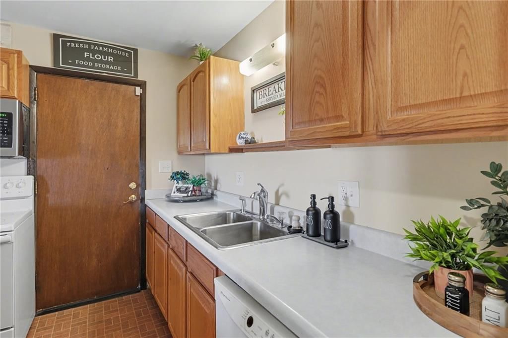 112 Walnut Court — photo 9