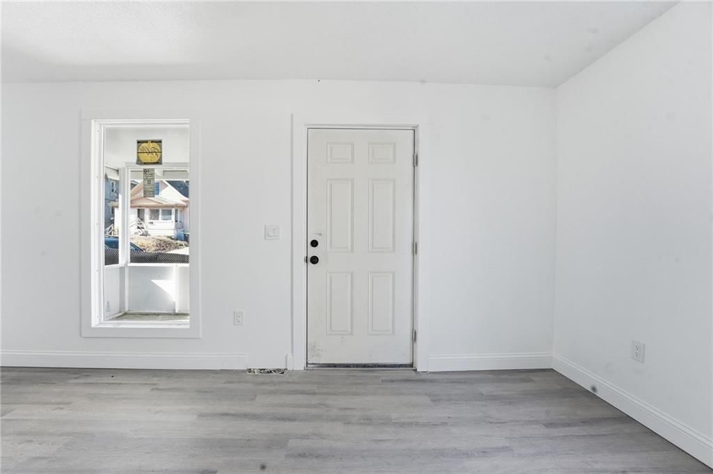 1407 Colorado Avenue — photo 2