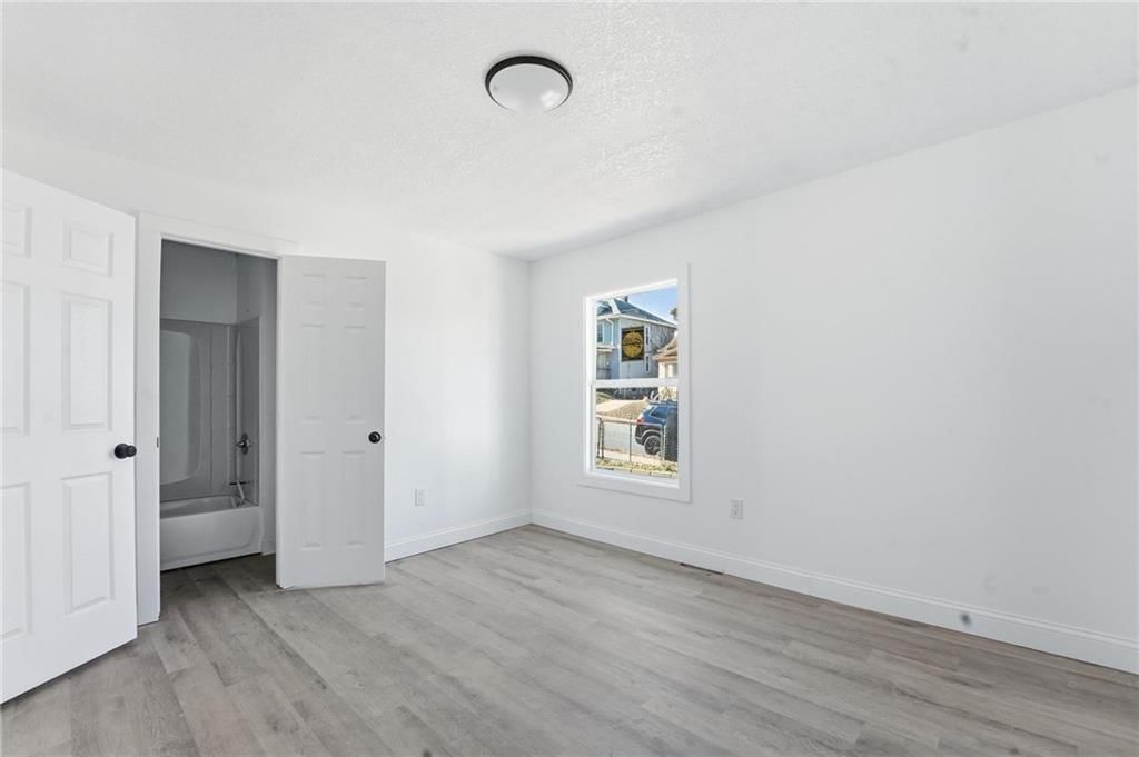 1407 Colorado Avenue — photo 9