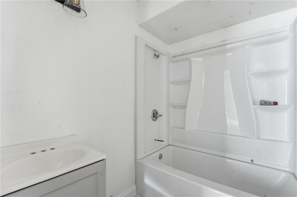 1407 Colorado Avenue — photo 15