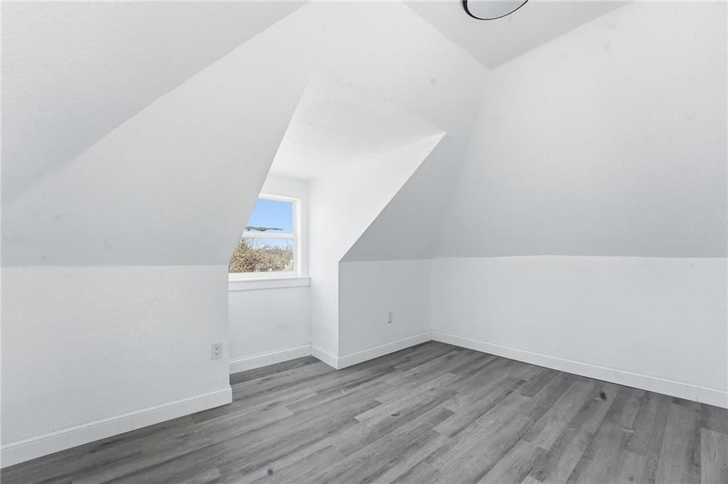 1407 Colorado Avenue — photo 20
