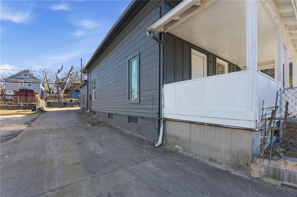 1407 Colorado Avenue — photo 26