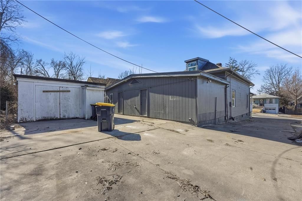 1407 Colorado Avenue — photo 27