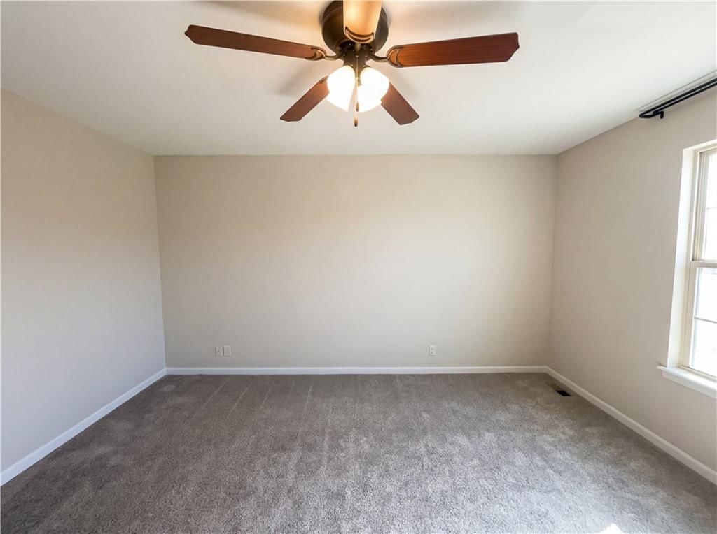 216 Greystone Way — photo 8