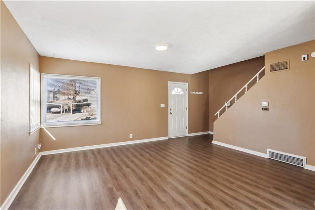 613 NE 45th Street — photo 2