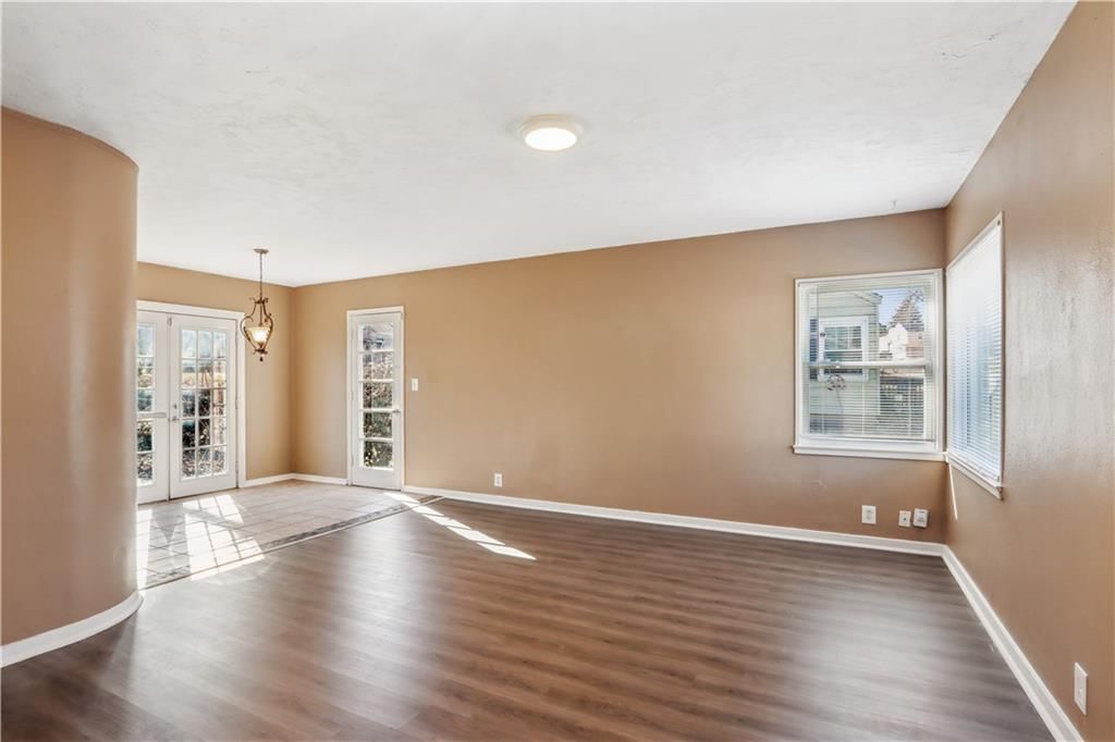 613 NE 45th Street — photo 3