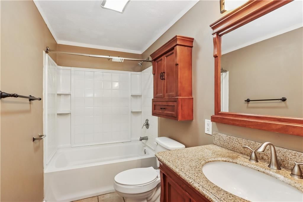 613 NE 45th Street — photo 8