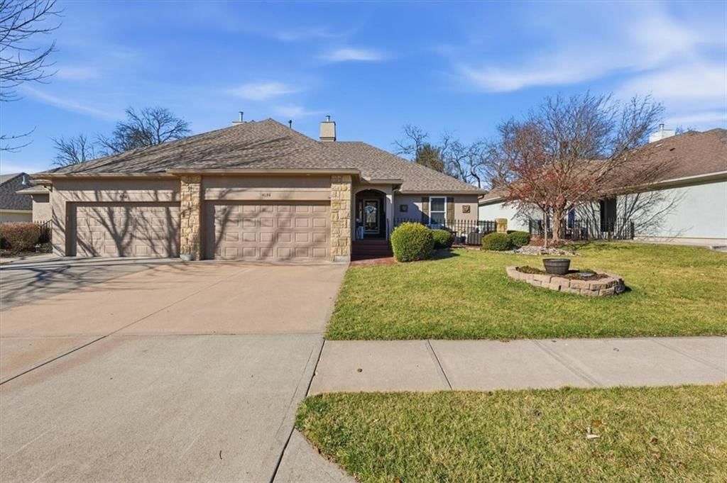 4136 SW Minnesota Drive — photo 2