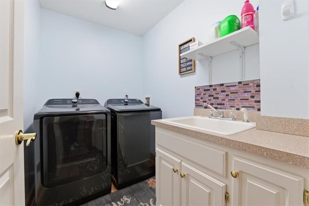 4136 SW Minnesota Drive — photo 23
