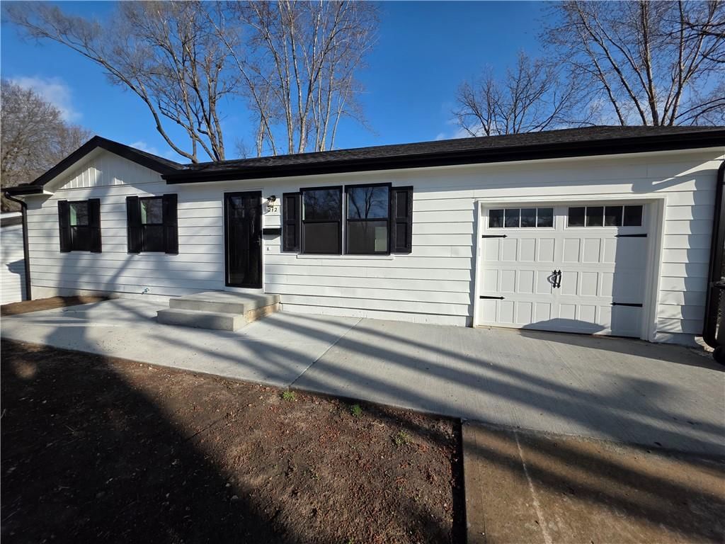 212 W Cambridge Road — photo 2