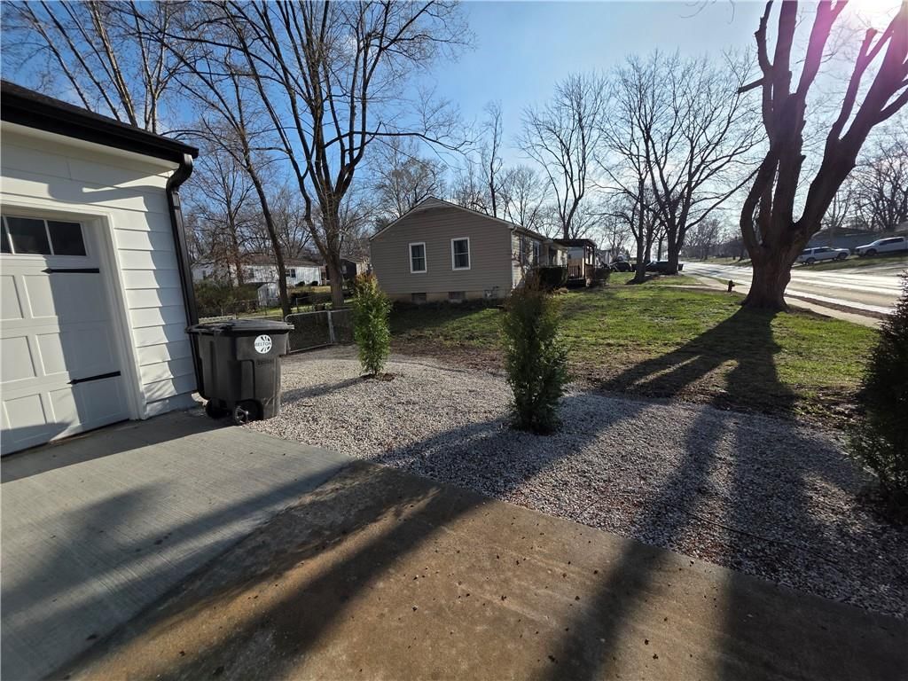 212 W Cambridge Road — photo 3