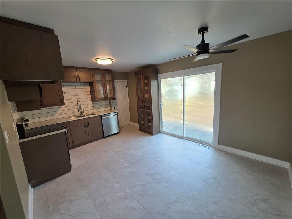 212 W Cambridge Road — photo 10