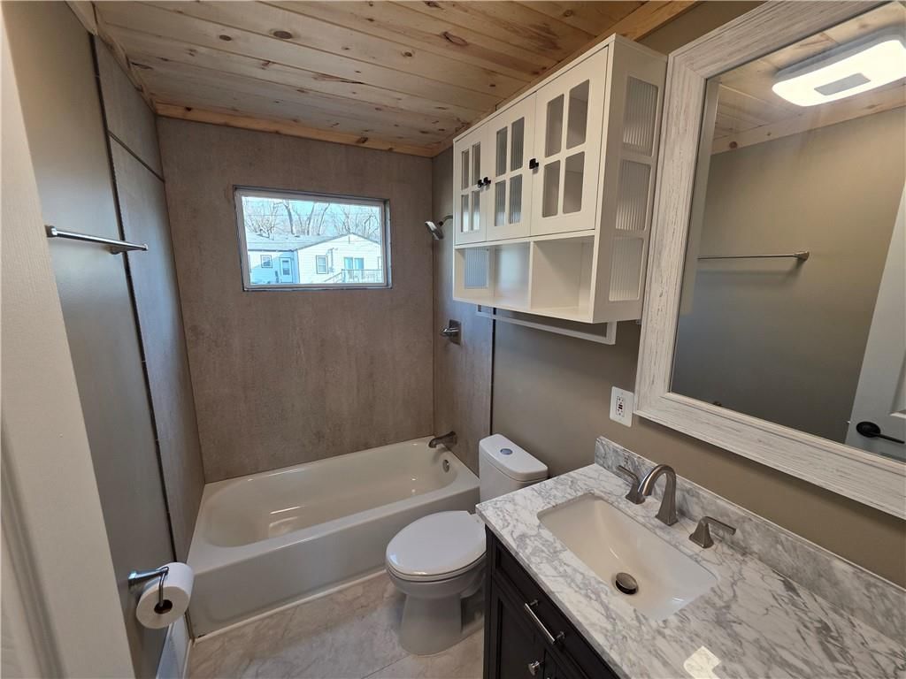 212 W Cambridge Road — photo 13