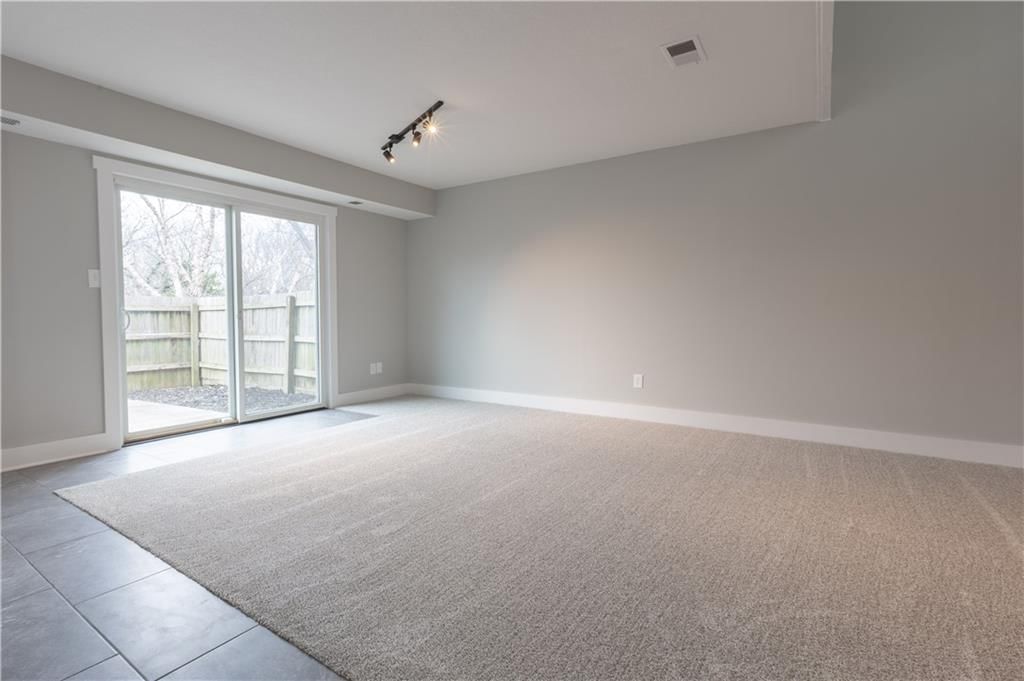 10863 Rosehill Road — photo 8