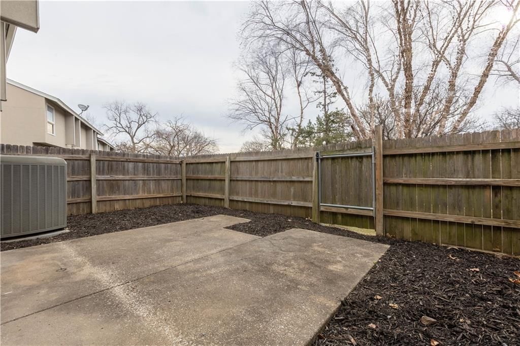 10863 Rosehill Road — photo 21