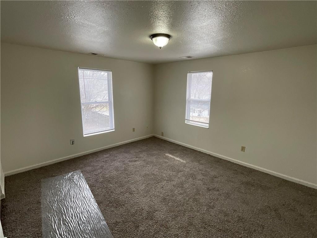 1000 W LINDEN Avenue — photo 4