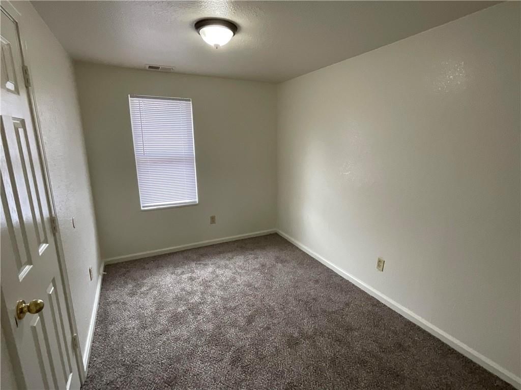 1000 W LINDEN Avenue — photo 10