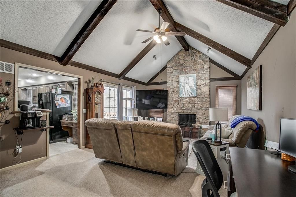 2829 Trenchard Drive — photo 3