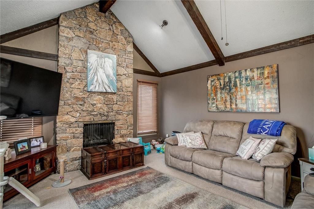 2829 Trenchard Drive — photo 4