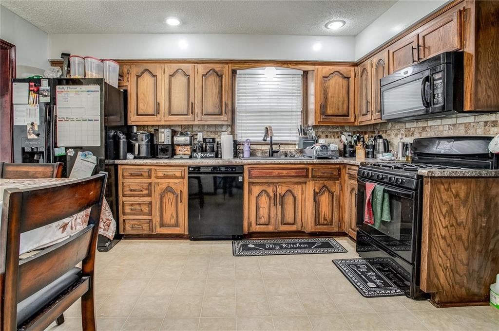 2829 Trenchard Drive — photo 19