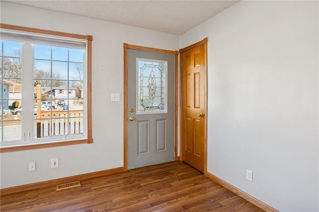 470 TRANT Street — photo 3