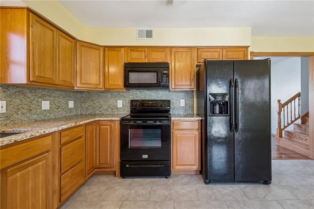 470 TRANT Street — photo 12