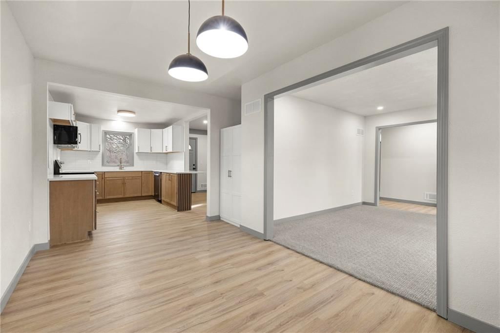 405 NE Grant Court — photo 11
