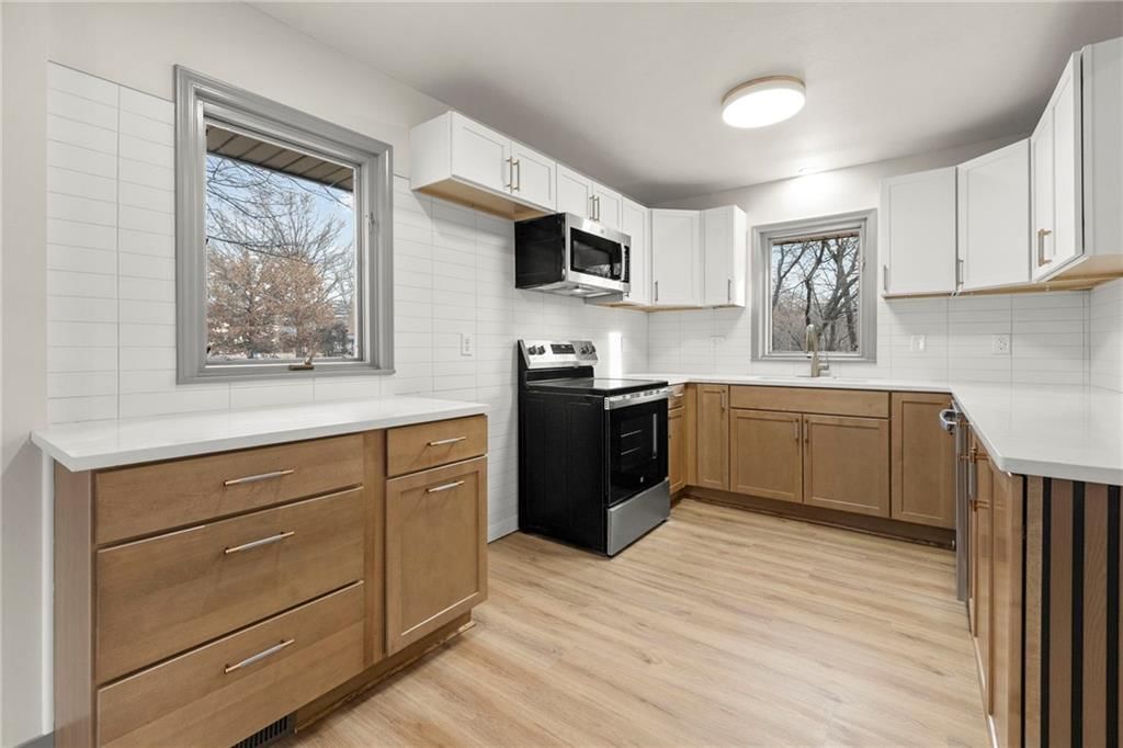 405 NE Grant Court — photo 14