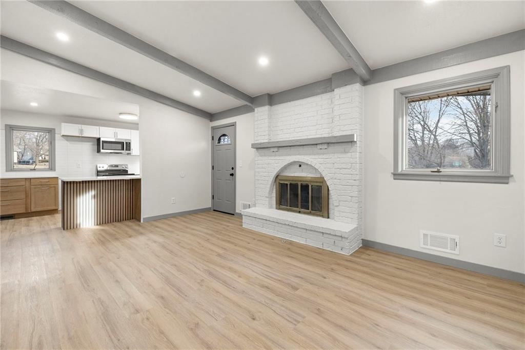 405 NE Grant Court — photo 20
