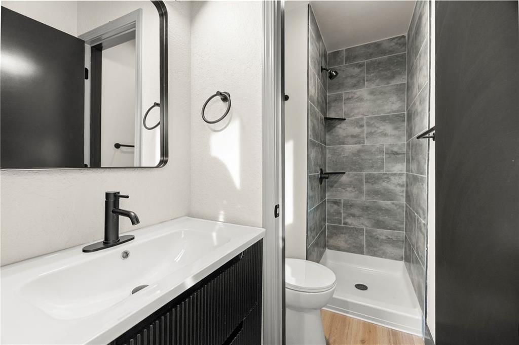405 NE Grant Court — photo 24