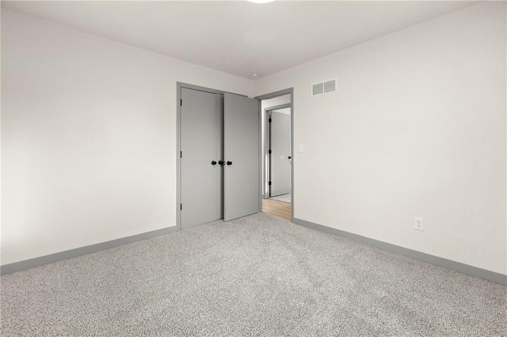 405 NE Grant Court — photo 30