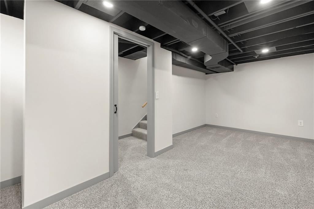 405 NE Grant Court — photo 32