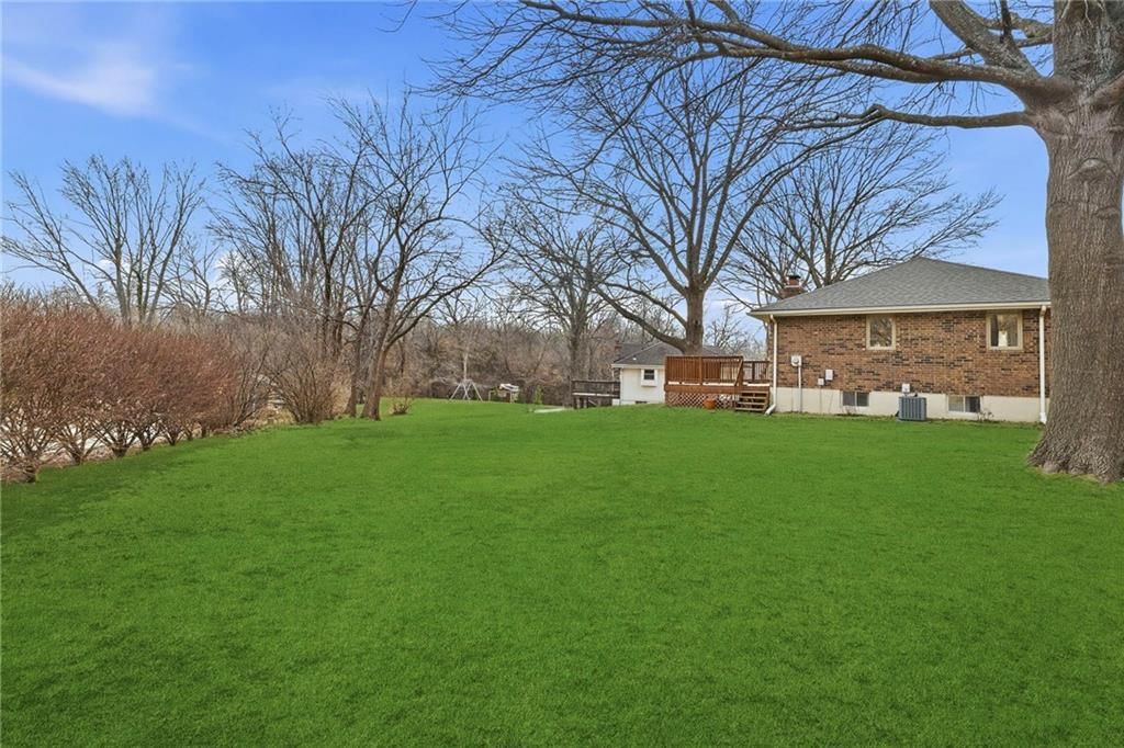405 NE Grant Court — photo 39