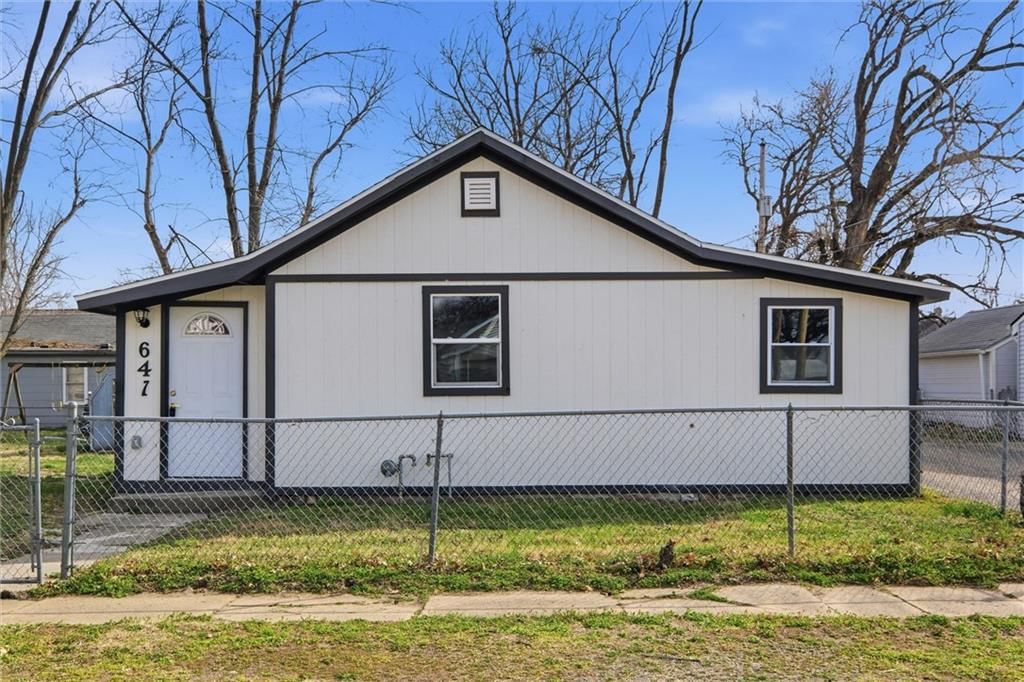 647 NE Grattan Street, Topeka, KS