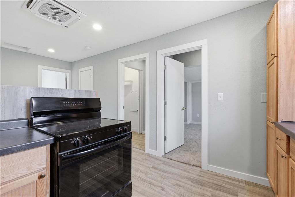 647 NE Grattan Street — photo 10