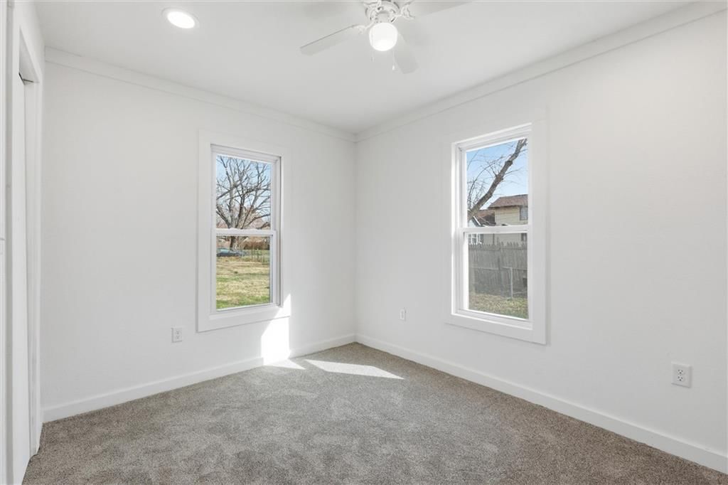 647 NE Grattan Street — photo 14