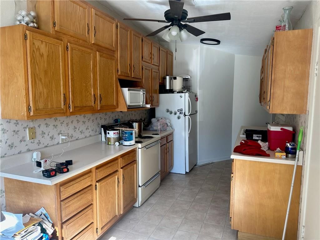 229 W 16th Street — photo 2