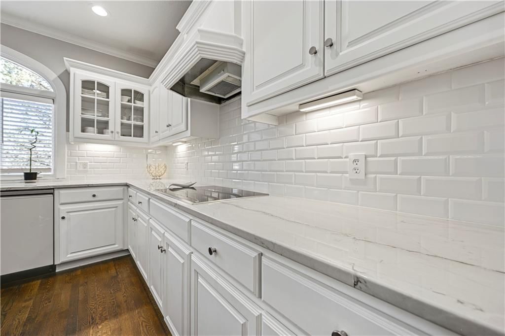 14708 Cedar Street — photo 9
